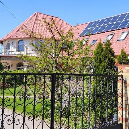 Village Garden Family Guest House Tiszakanyar ภายนอก รูปภาพ