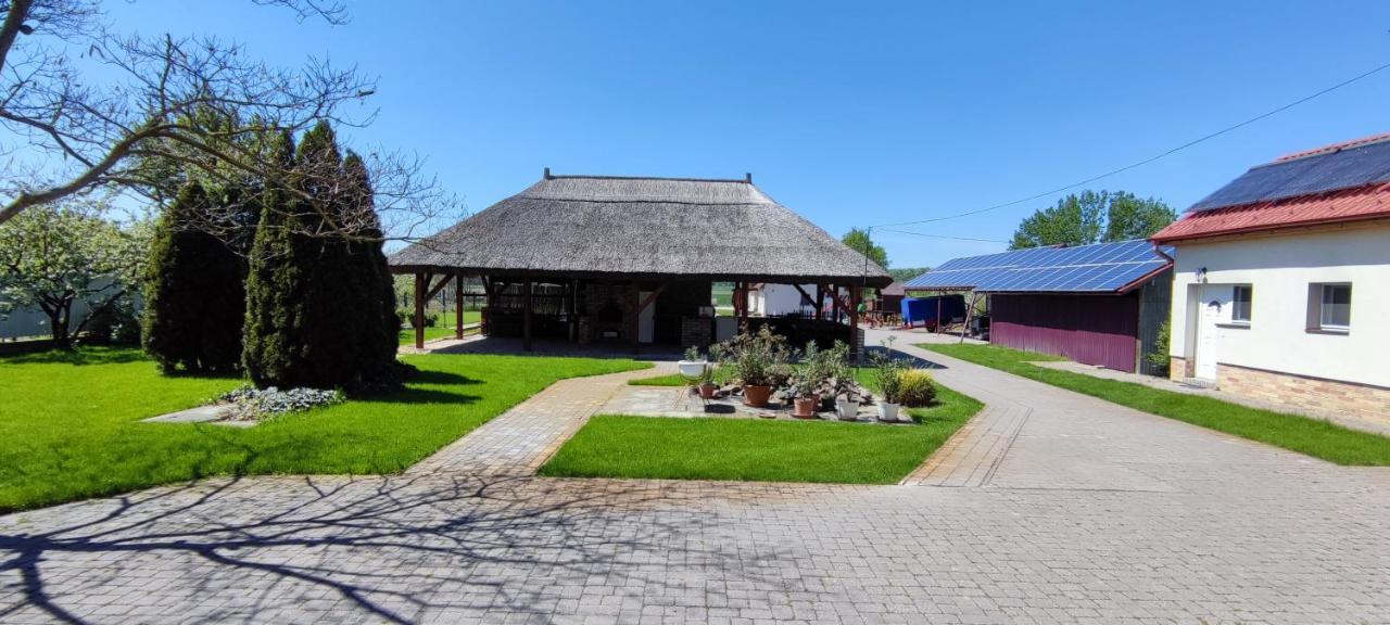 Village Garden Family Guest House Tiszakanyar ภายนอก รูปภาพ