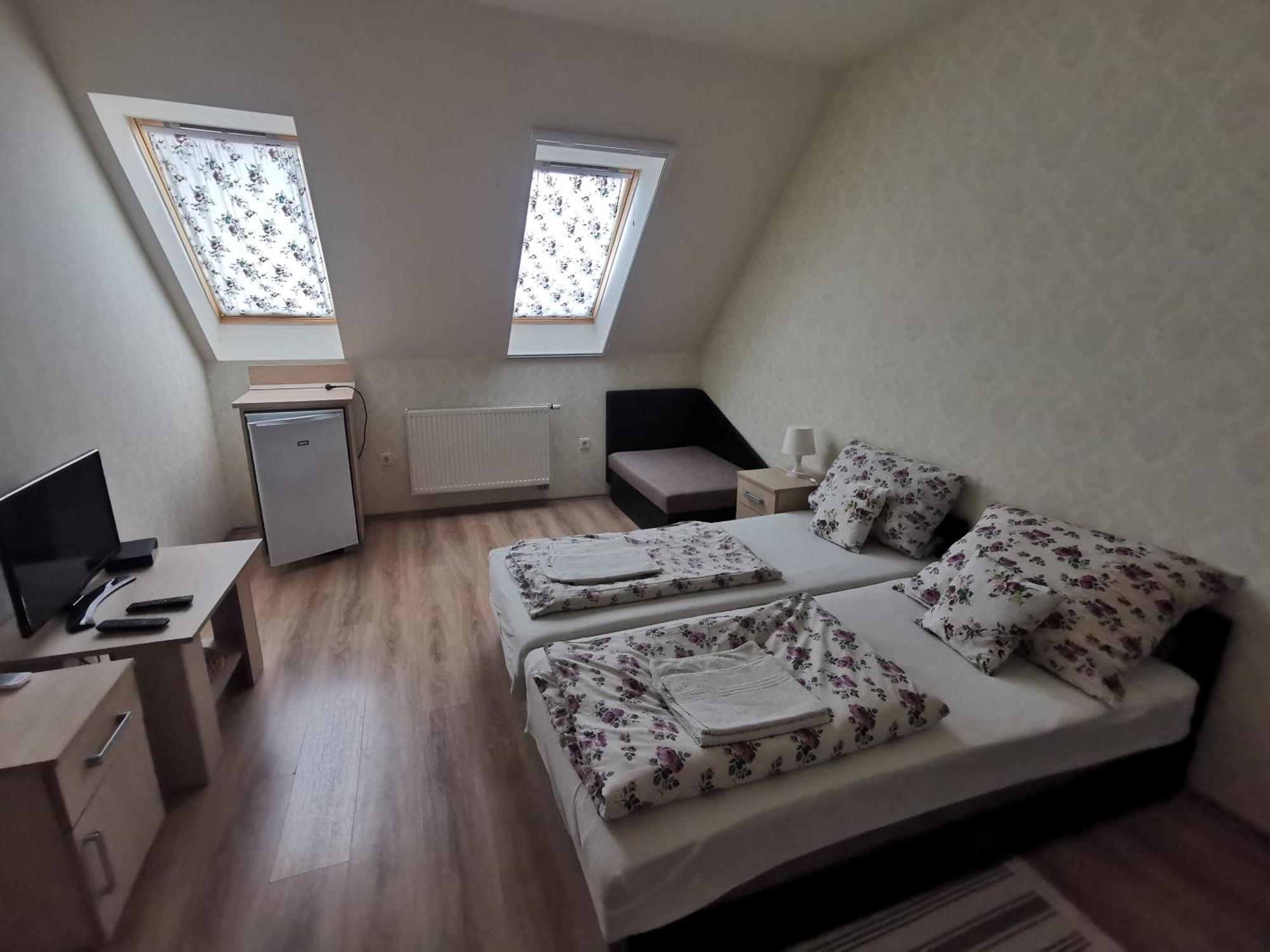 Village Garden Family Guest House Tiszakanyar ภายนอก รูปภาพ