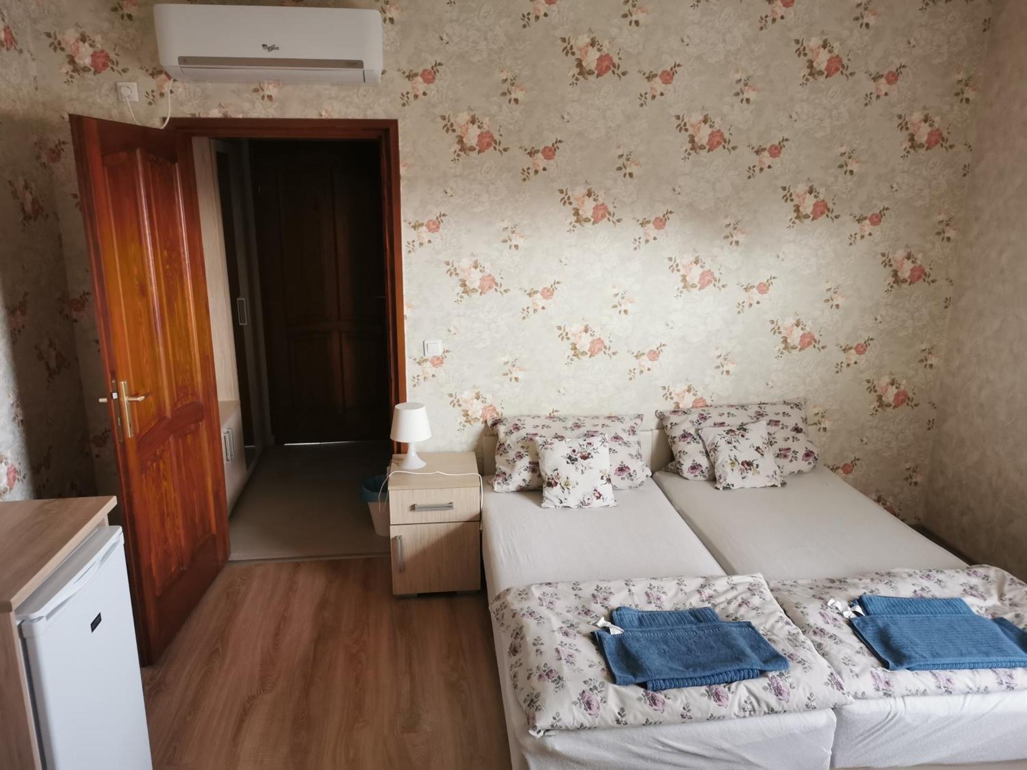 Village Garden Family Guest House Tiszakanyar ภายนอก รูปภาพ
