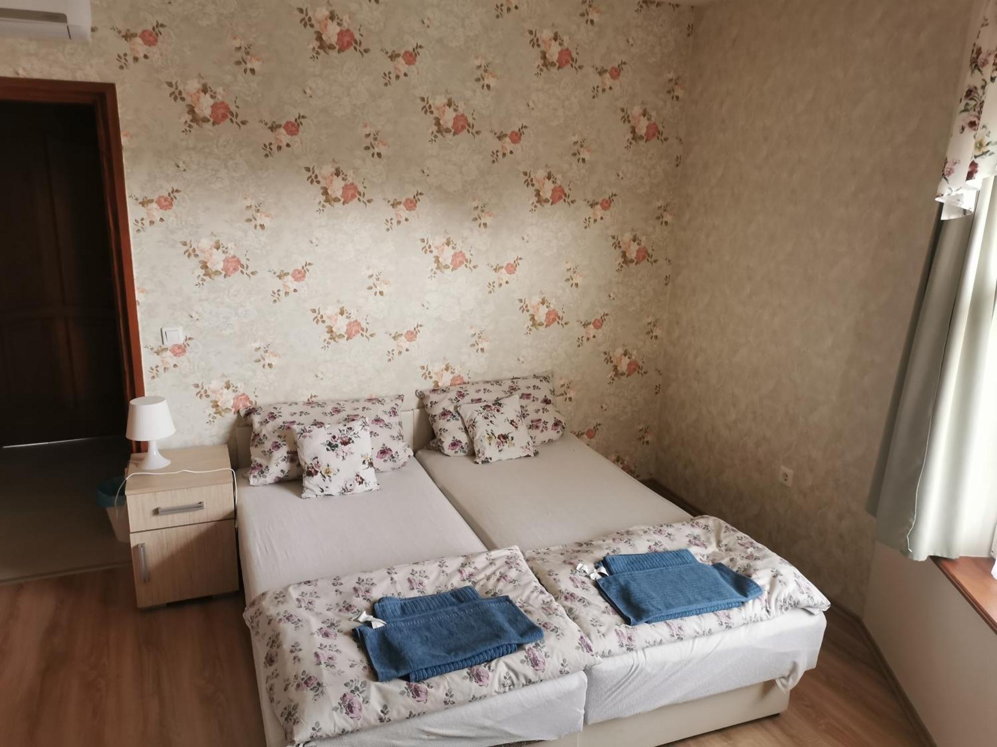 Village Garden Family Guest House Tiszakanyar ภายนอก รูปภาพ
